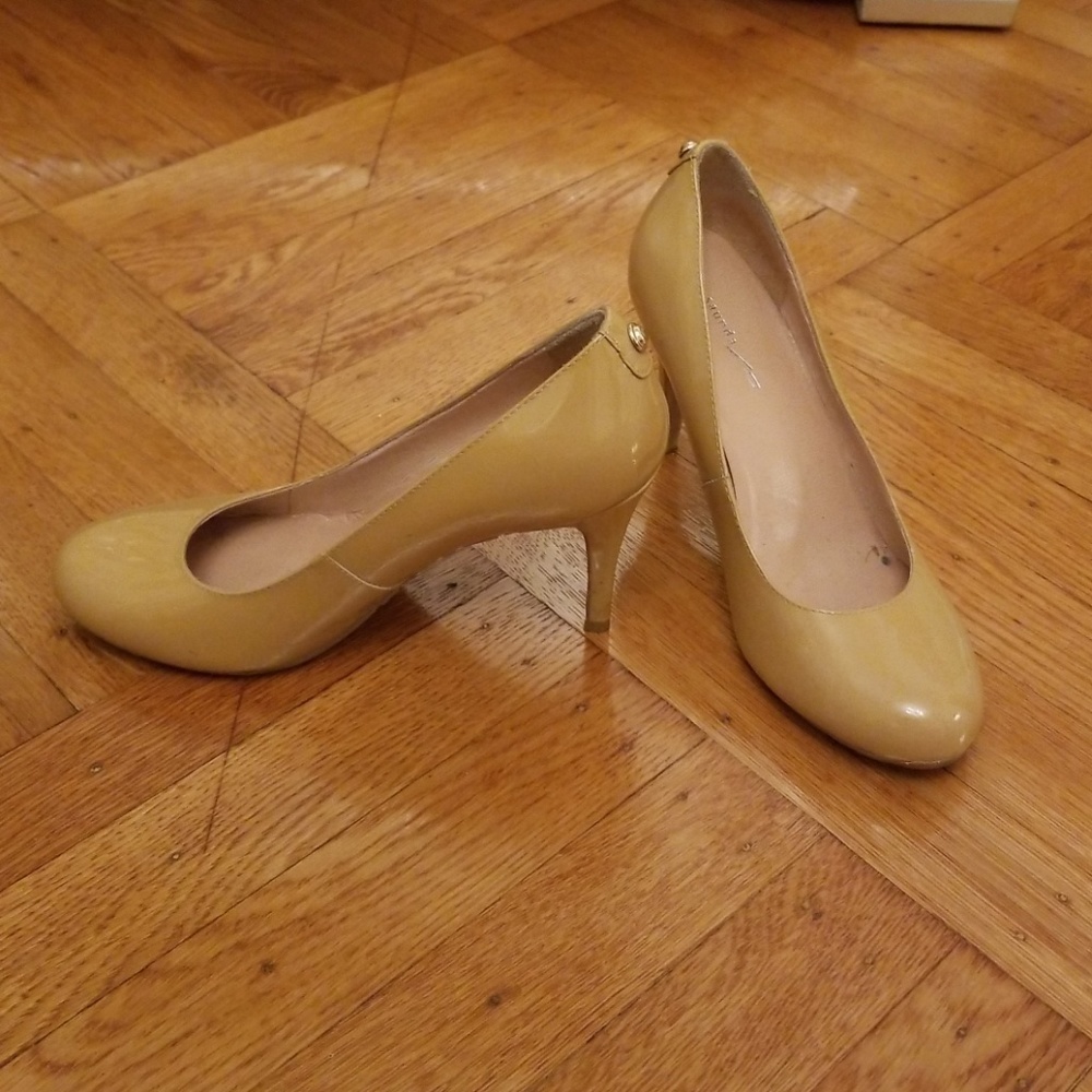 Shoes - Picture 2 of 2